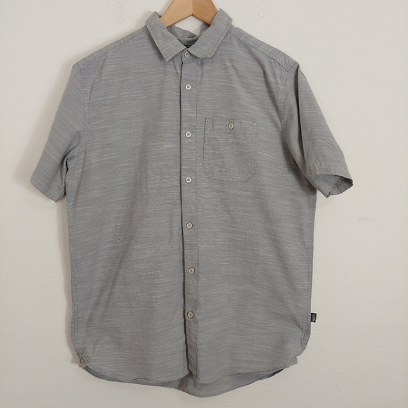 The North Face Men’s Gray Check Short Sleeve Button Up Shirt Size Large. - Picture 2 of 7